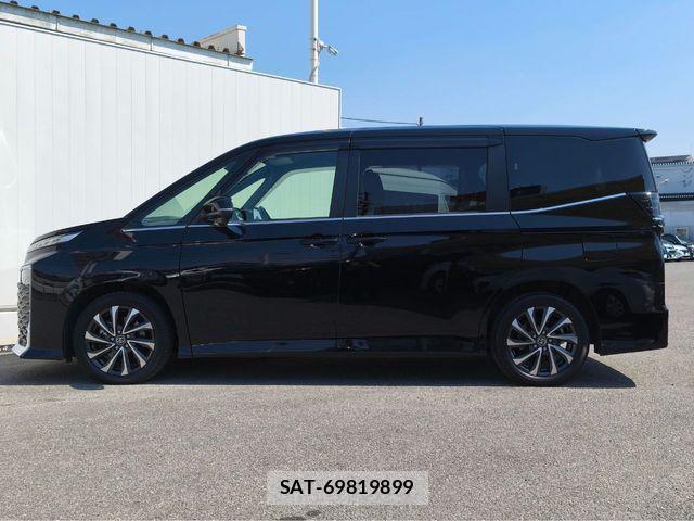 Toyota VOXY HYBRID 2023-03 6221102-25
