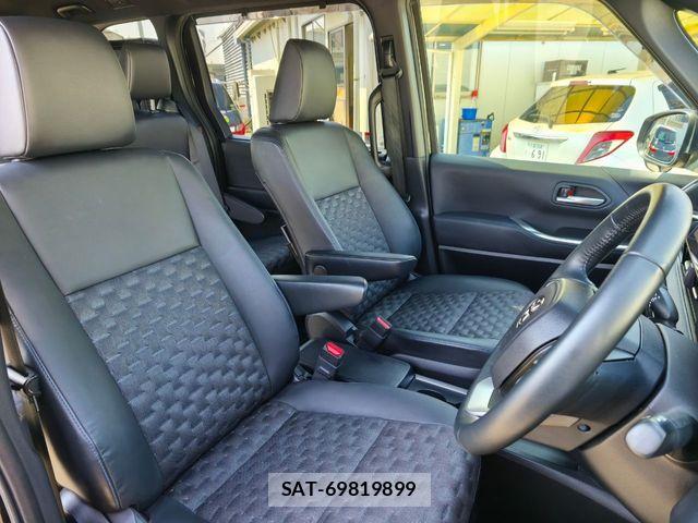 Toyota VOXY HYBRID 2023-03 6221102-3