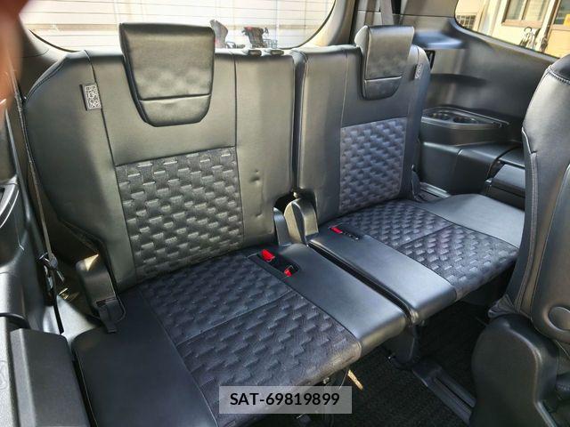 Toyota VOXY HYBRID 2023-03 6221102-5