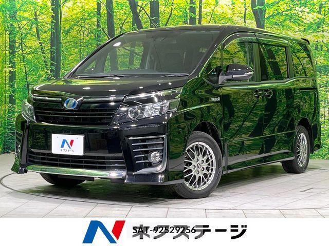 Toyota VOXY HYBRID 2017-05 6221128-0
