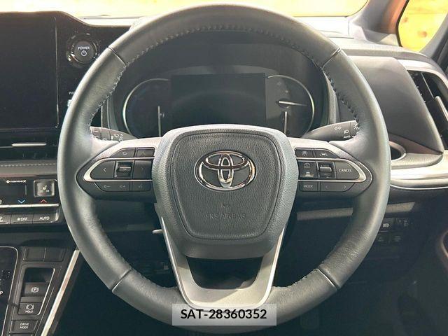 Toyota VOXY HYBRID 2024-10 6221116-11