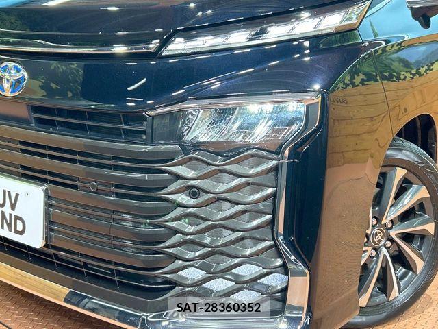 Toyota VOXY HYBRID 2024-10 6221116-13
