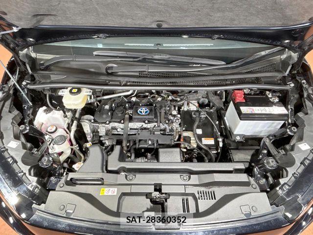 Toyota VOXY HYBRID 2024-10 6221116-18
