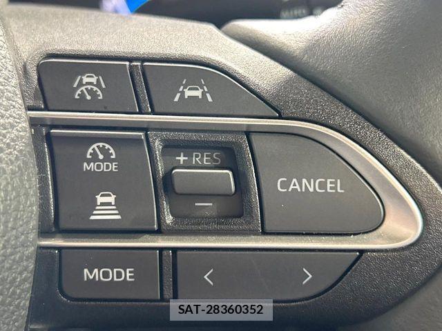 Toyota VOXY HYBRID 2024-10 6221116-5
