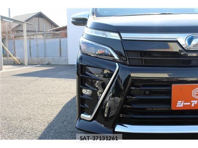 Toyota VOXY HYBRID 2020-02 6221125-16