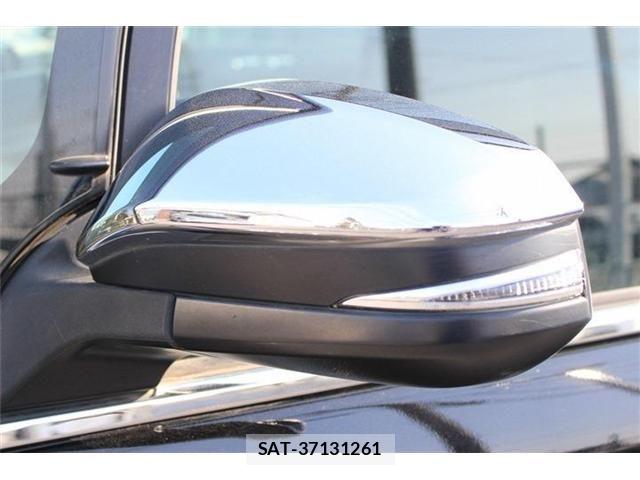 Toyota VOXY HYBRID 2020-02 6221125-20