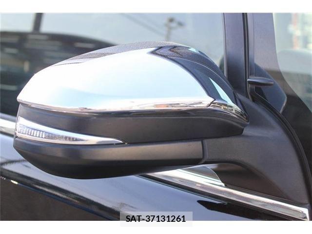 Toyota VOXY HYBRID 2020-02 6221125-21