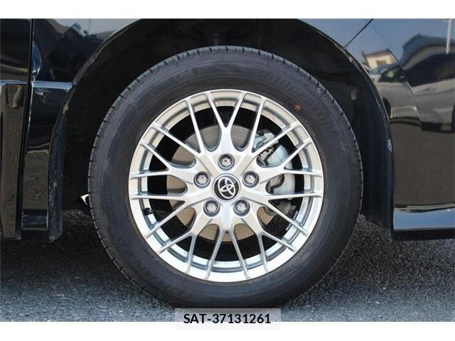 Toyota VOXY HYBRID 2020-02 6221125-22