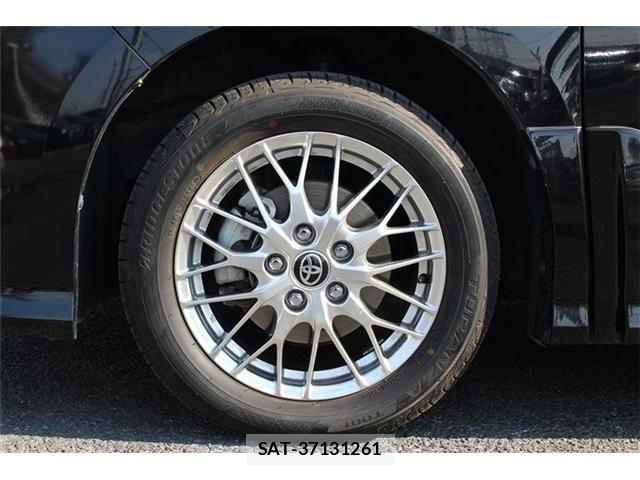 Toyota VOXY HYBRID 2020-02 6221125-25