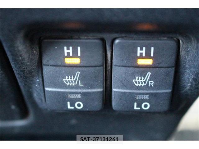 Toyota VOXY HYBRID 2020-02 6221125-4