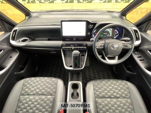 Toyota VOXY HYBRID 2024-11 6221103-1