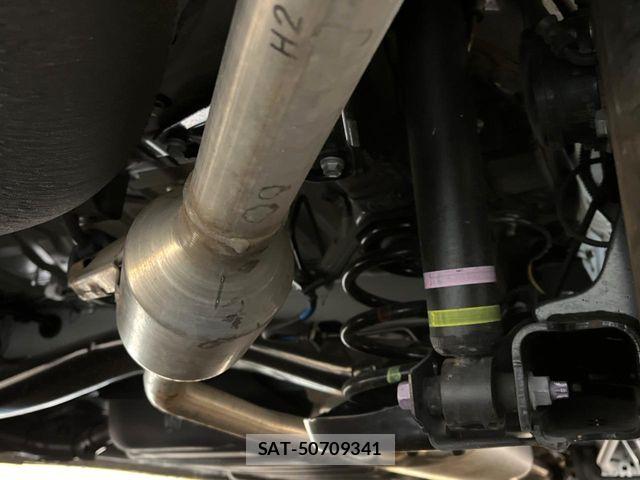 Toyota VOXY HYBRID 2024-11 6221103-19