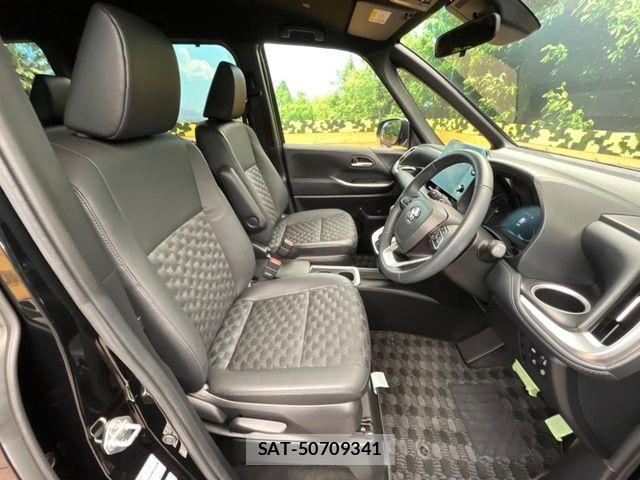 Toyota VOXY HYBRID 2024-11 6221103-6