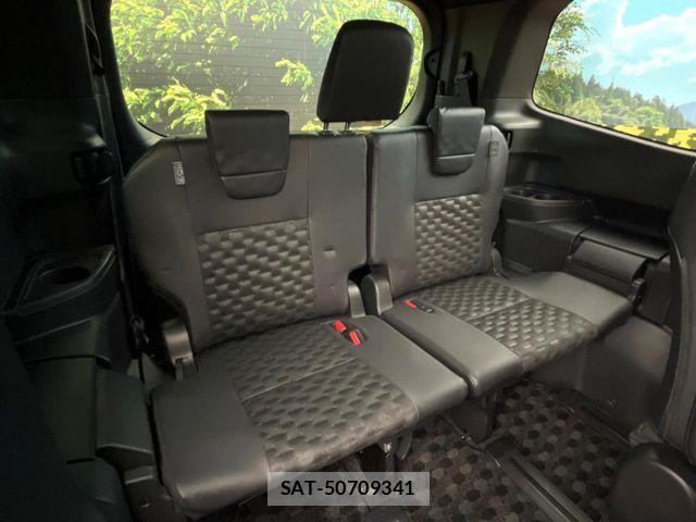 Toyota VOXY HYBRID 2024-11 6221103-8