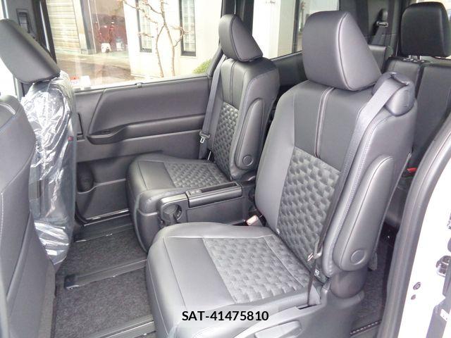 Toyota VOXY HYBRID 2026-02 6221086-10