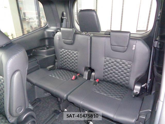 Toyota VOXY HYBRID 2026-02 6221086-11
