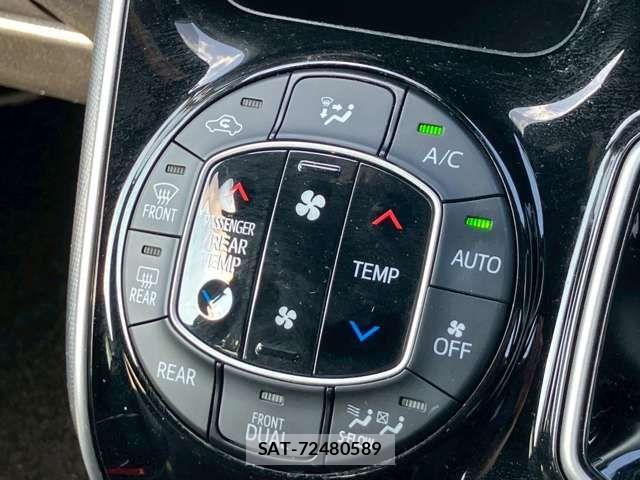 Toyota VOXY HYBRID 2018-02 6248385-11