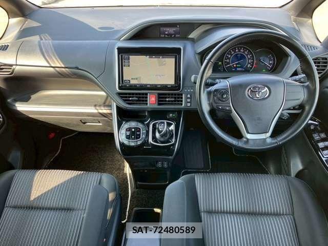 Toyota VOXY HYBRID 2018-02 6248385-15