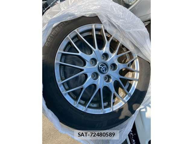 Toyota VOXY HYBRID 2018-02 6248385-1