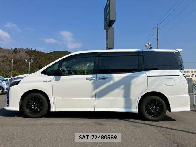 Toyota VOXY HYBRID 2018-02 6248385-4