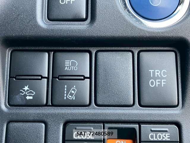 Toyota VOXY HYBRID 2018-02 6248385-6
