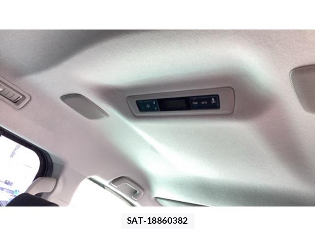 Toyota VOXY HYBRID 2015-07 6266360-11
