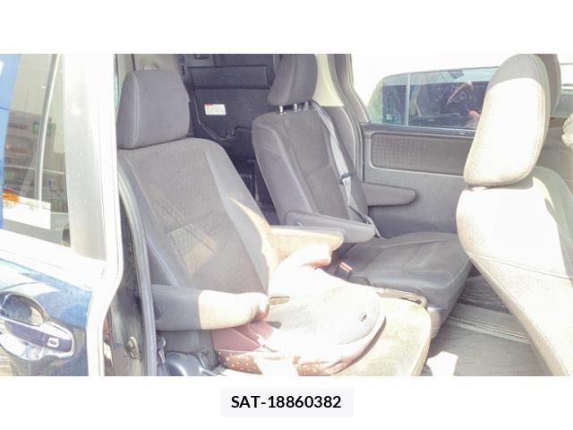 Toyota VOXY HYBRID 2015-07 6266360-12