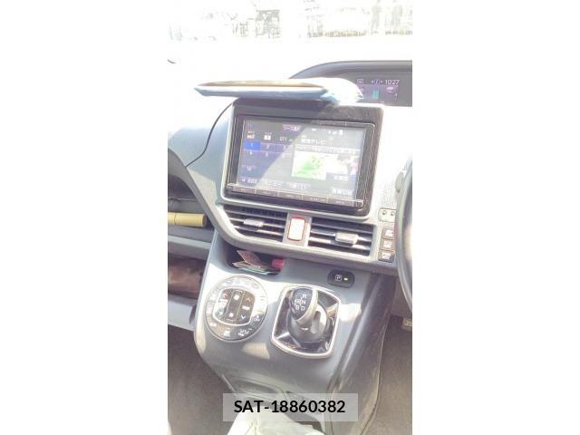 Toyota VOXY HYBRID 2015-07 6266360-2