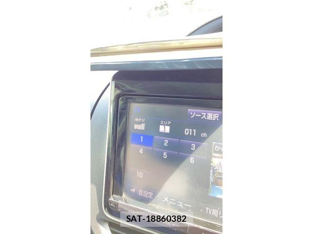 Toyota VOXY HYBRID 2015-07 6266360-3