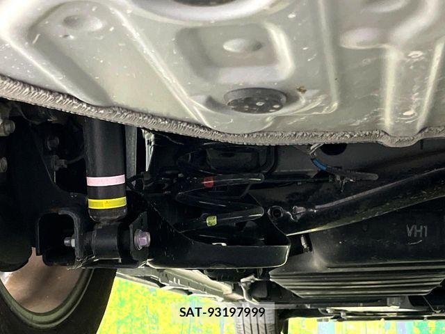 Toyota VOXY HYBRID 2022-12 6266341-18