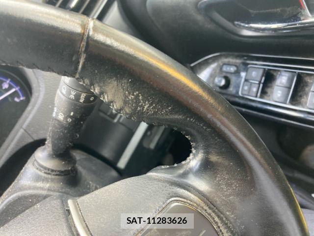 Toyota VOXY HYBRID 2018-03 6277684-15