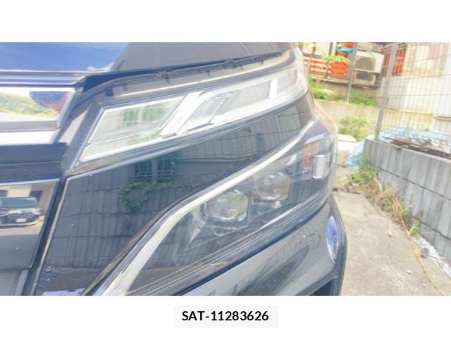 Toyota VOXY HYBRID 2018-03 6277684-21