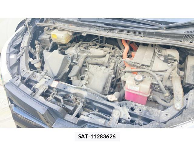 Toyota VOXY HYBRID 2018-03 6277684-22