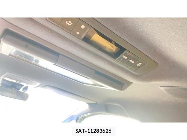 Toyota VOXY HYBRID 2018-03 6277684-23