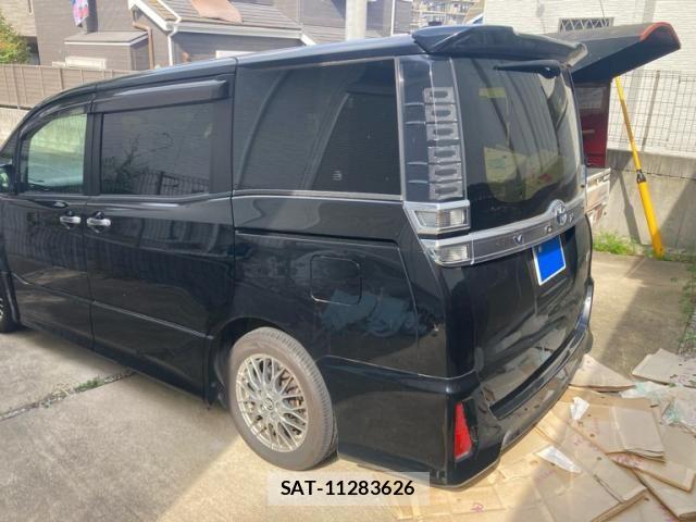 Toyota VOXY HYBRID 2018-03 6277684-2