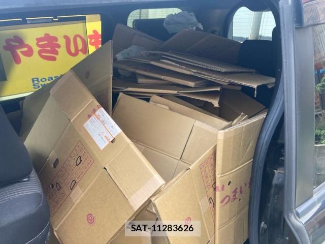 Toyota VOXY HYBRID 2018-03 6277684-5