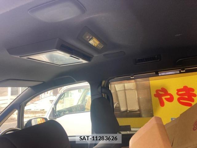 Toyota VOXY HYBRID 2018-03 6277684-7