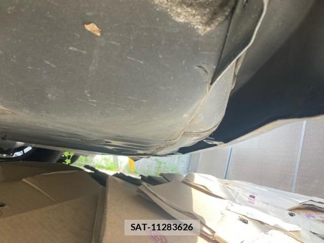 Toyota VOXY HYBRID 2018-03 6277684-8