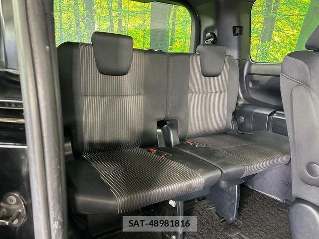Toyota VOXY HYBRID 2017-09 6273282-9