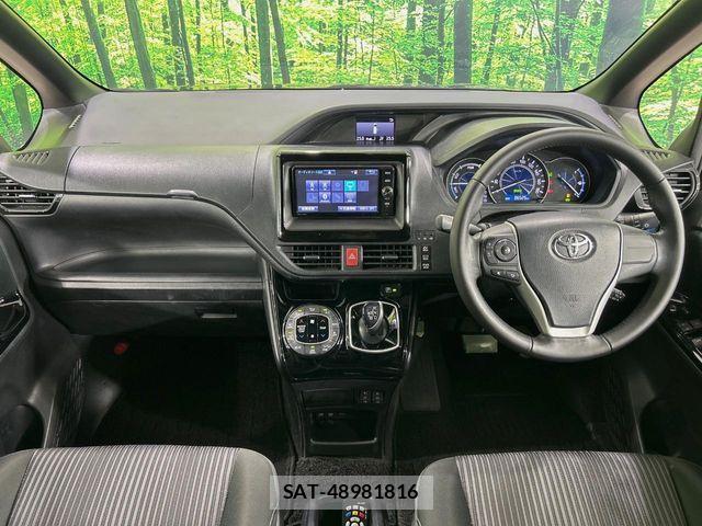 Toyota VOXY HYBRID 2017-09 6273282-1