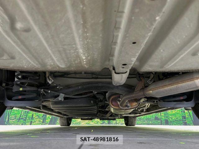 Toyota VOXY HYBRID 2017-09 6273282-19