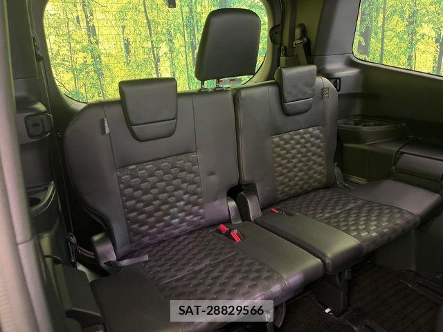 Toyota VOXY HYBRID 2024-01 6273276-9