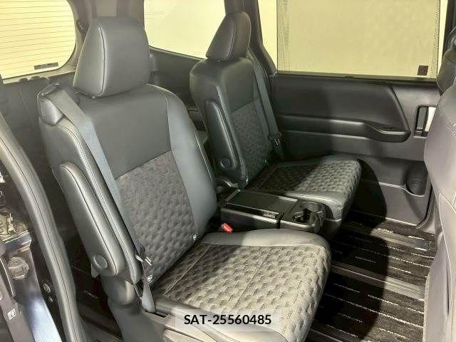 Toyota VOXY HYBRID 2022-08 6277672-10