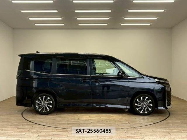 Toyota VOXY HYBRID 2022-08 6277672-16