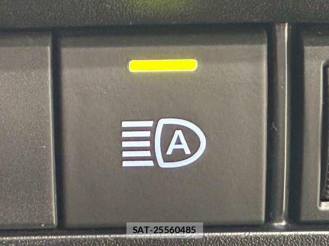 Toyota VOXY HYBRID 2022-08 6277672-6