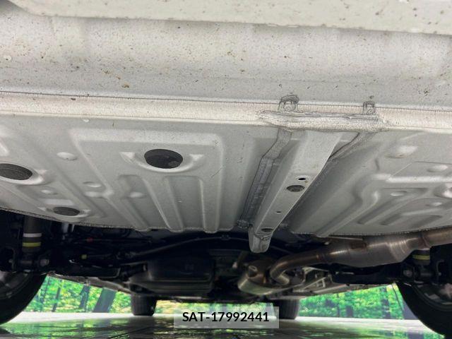 Toyota VOXY HYBRID 2024-07 6307208-19