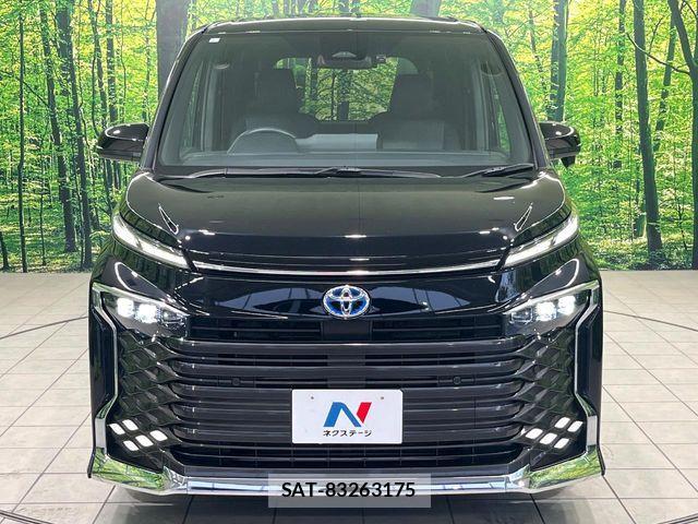 Toyota VOXY HYBRID 2023-06 6307211-14