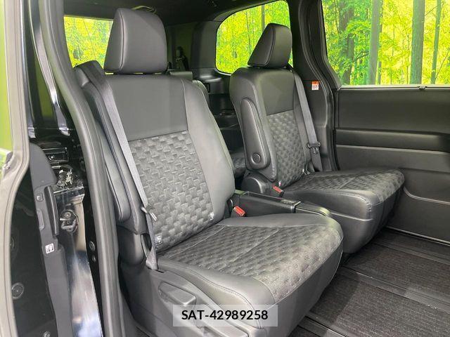Toyota VOXY HYBRID 2025-01 6307207-9
