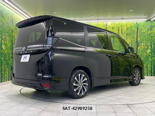 Toyota VOXY HYBRID 2025-01 6307207-18