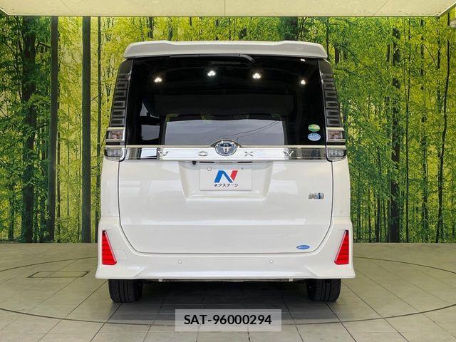 Toyota VOXY HYBRID 2019-04 6307232-15